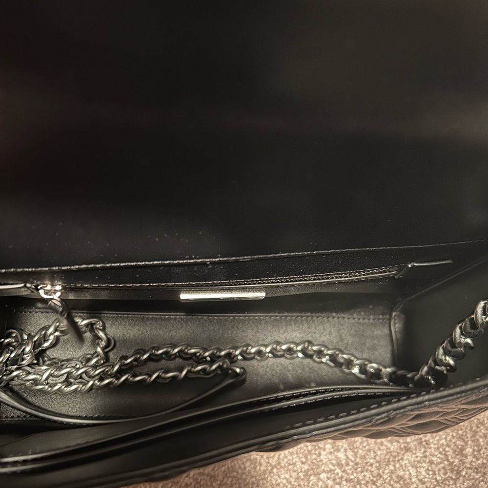 Tory Burch Black Quilted Shoulder Bag - Picture 6 of 6